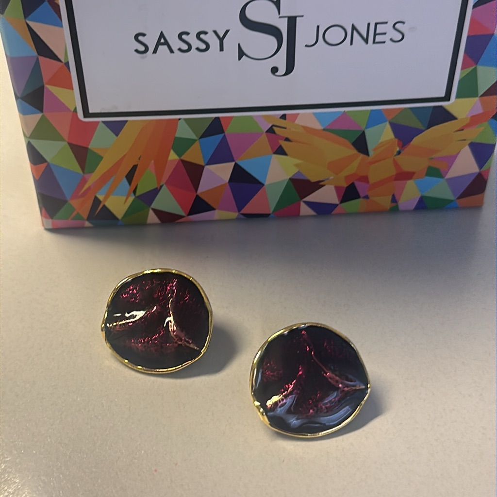 Sassy Jones Earrings 8$